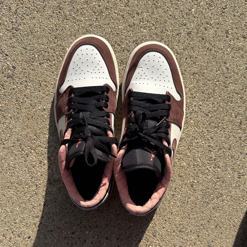Jordan Sneakers Brown and White
